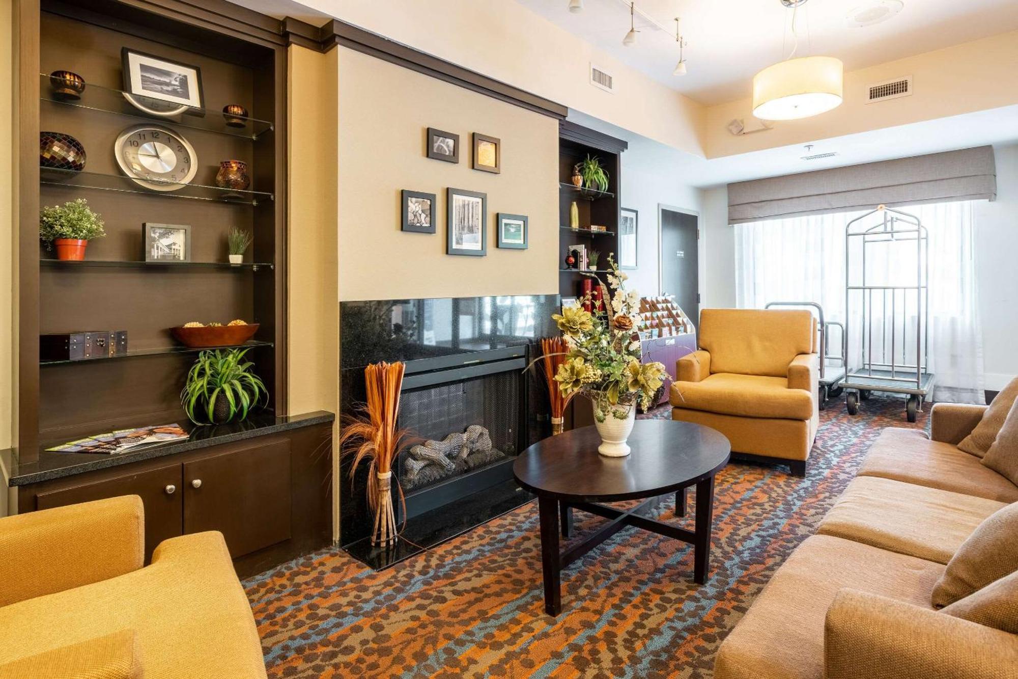 Sleep Inn & Suites Harbour Pointe Brandermill Εξωτερικό φωτογραφία